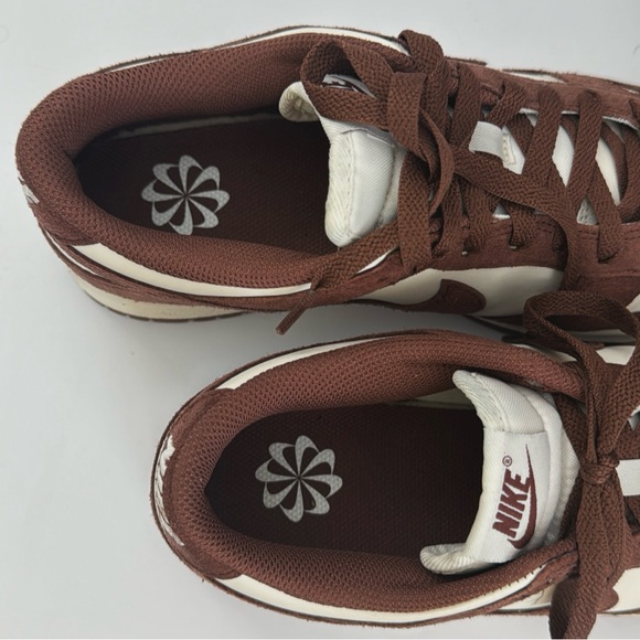 Brand New Nike Women’s Low Suade Dunk size 9 - Picture 10 of 10